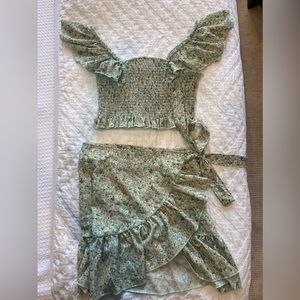 Matching floral set!